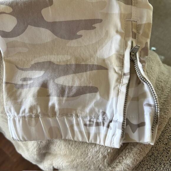 Anthropologie Sanctuary Carefree Camo Cargo Pants Size XS - Picture 8 of 8